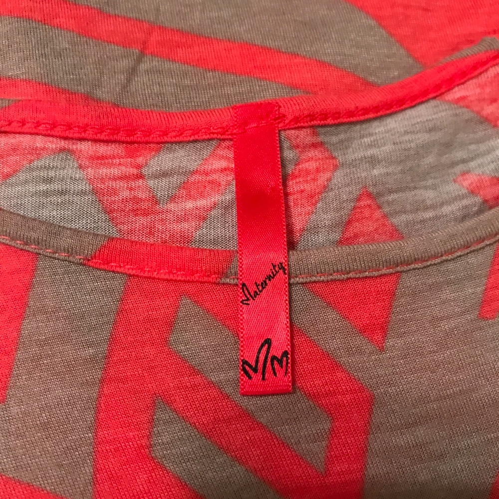 patterned top - Picture 2 of 3